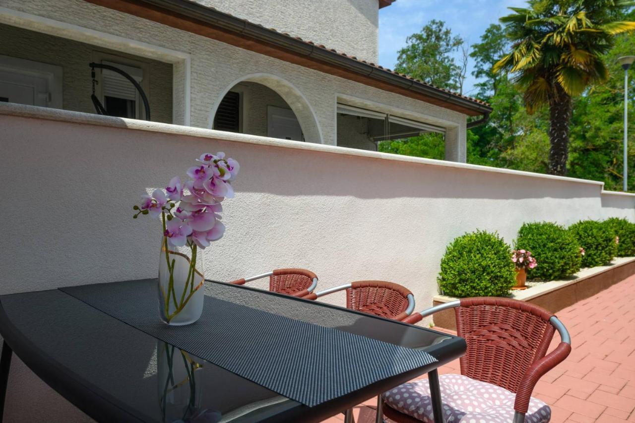 פורץ Apartments Somi מראה חיצוני תמונה